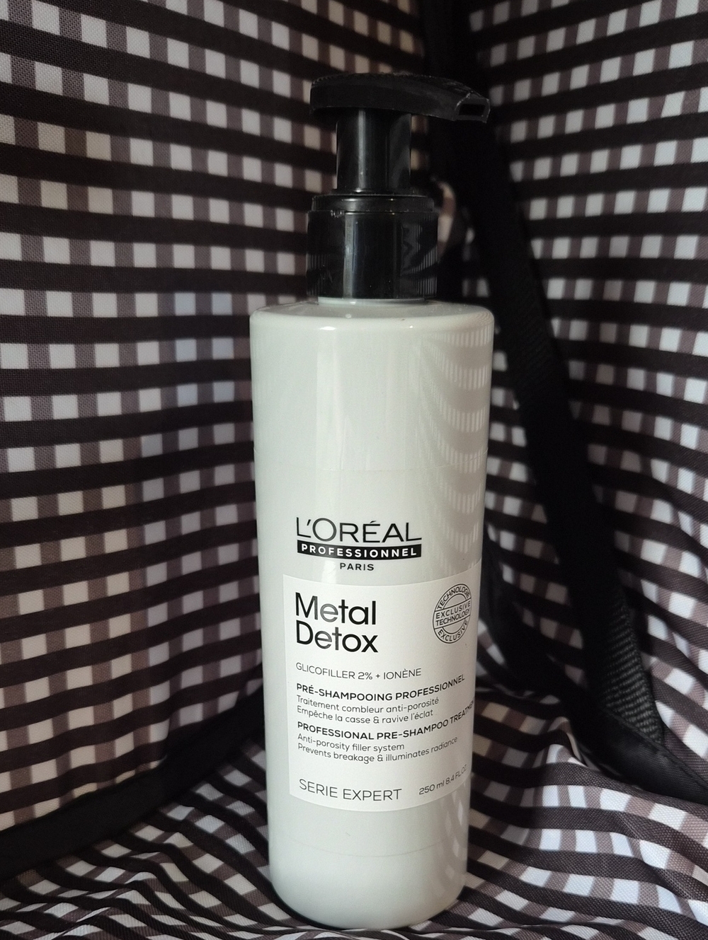 L'Oréal Professionnel Serie Expert Metal Detox Pre-Shampoo Treatment, an 8.4 fl